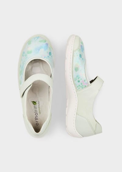 Schoenen met verstelbare klittenbandsluiting - mintgroen - Gr. 42 van Goldner Fashion