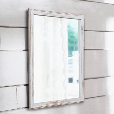 Rechthoekige houten wandspiegel in rustieke stijl voor slaapkamer en badkamer, perfect voor een landelijke inrichting