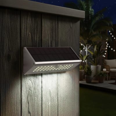 Solar wandlamp buiten 'Motion V' - Met bewegingssensor - IP65 - Helder wit licht (4000K) - 800 lumen - Tuinverlichting op zonne-energie geschikt voor de schutting