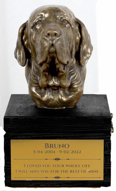 Urn hond met gravure en sculptuur van een Fila Brasileiro hond