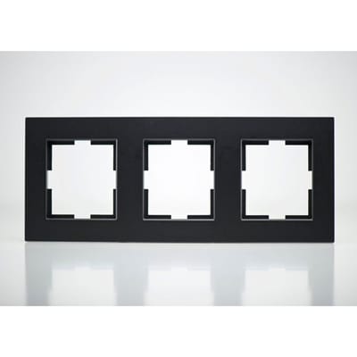 Zwarte plastic afdekplaat 3 modules 81x225x10mm