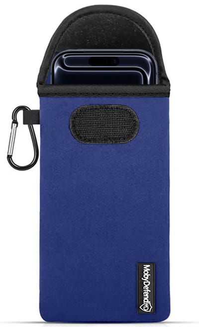 MobyDefend Hoesje - Geschikt voor iPhone 17 Pro - Neopreen Pouch Met Karabijnhaak - Insteek - Riemlus - Blauw