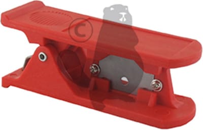 Universeel gereedschap voor het knippen van brandstofslang.