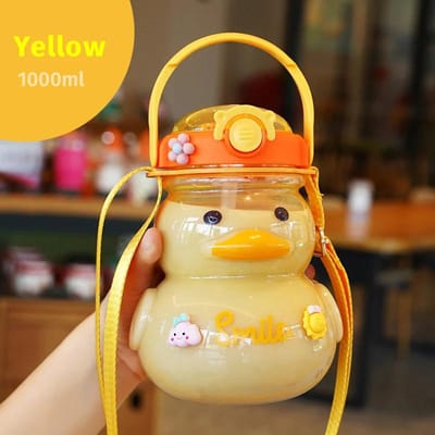 1 ST 1000ML Cartoon Eendje Plastic Beker met Handvat en Sluiting Creatieve Stuiterende Waterfles Draagbaar Buitengebruik Kamperen Drinkbekers 1000ml