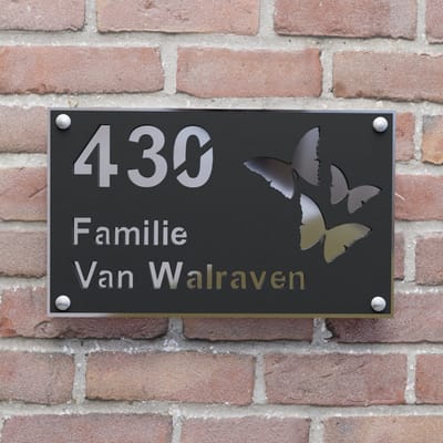 Naambordje voordeur - Huisnummerbord - Rechthoek vlinder - 30x18 - zwart/zilver - RVS afstandshouders