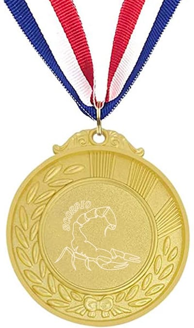 Akyol - scorpio medaille goudkleuring - Schorpioen - schorpioen sterrenbeeld - leuk kado voor iemand die van sterrenbeelden houd