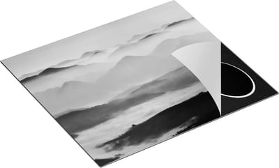 Chefcare Inductie Beschermer Heuvel Landschap tijdens de Mist - Zwart Wit - 60x50 cm - Afdekplaat Inductie - Kookplaat Beschermer - Inductie Mat