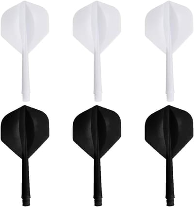 Set van 6 dart shafts met stabiliserende dart wings in zwart-wit, perfect voor dartaccessoires en precisie spel.