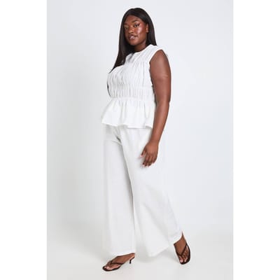 boohoo Dames Plus Gerimpelde Top Met Hoge Hals En Broek Met Wijde Pijpen Set | Wit | Maat: 48