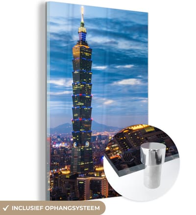 ® Glasschilderij 120x180 cm - Schilderij acrylglas - De Taipei 101 met uitzicht over een gedeelte van de Aziatische stad - Foto op glas - Muurdecoratie woonkamer - Wanddecoratie slaapkamer - Schilderijen