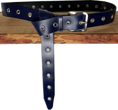 Blauwe riem met zilveren ringen - Lange punt riem - riem met lange punt - blauwe damesriem - trendy - blauwe riem met lange punt - knoopriem met ringen - knoopriem blauw