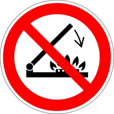 Sluit het deksel niet wanneer de branders werken sticker, P073 50 mm - 10 stuks per kaart
