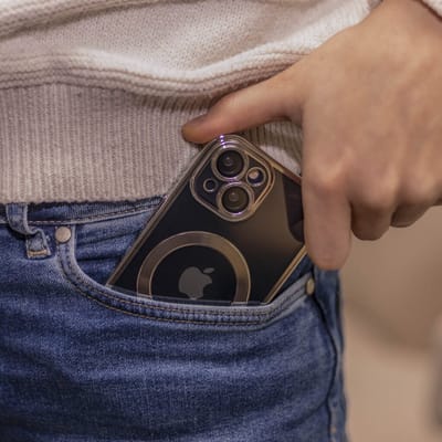 Coverzs hard case met camera cover geschikt voor iPhone 14 (zilver) - camera cover, hard case, premium bescherming
