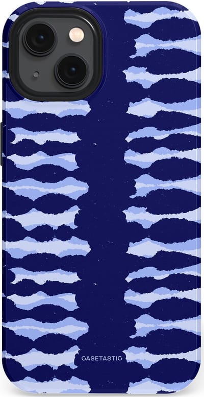 Casetastic Hoesje Geschikt voor Apple iPhone 13 Magsafe - Stijlvolle Beschermende Duo-layer Case - Golven in blauw