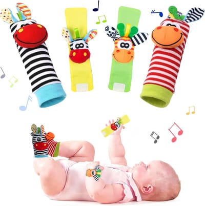 Zachte Baby Rammelaars en Sokjes Set, 4 Stuks Polsrammelaars voor Pasgeborenen, Schattige Dierenthema Rammelaars voor Jongens en Meisjes van 0-6 Maanden