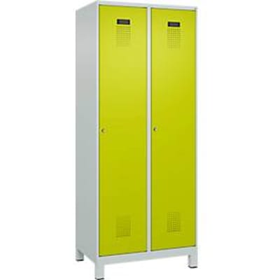 C+P Evolo Plus garderobekast, 2 vakken, 400 mm vakbreedte, met poten, rechts scharnierend, soft-close, inbraakwerend, B 800 x D 500 x H 1950 mm, cilinderslot, lichtgrijs RAL 7035/kleedgroen RAL 1108060