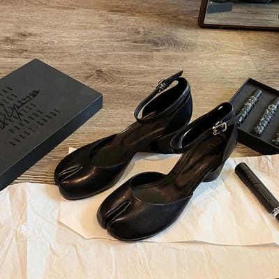 Nieuwe Tabi Schoenen Dames Gesp Riem Gespleten Teen Sandalen Dames Dikke Ronde Hoge Hakken Dames Mode sandalias de las mujeres 40 black