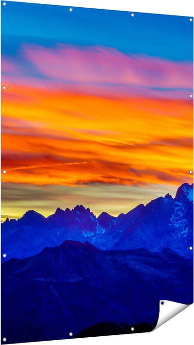 Gards Tuinposter Oranje Zonsondergang in de Bergen - 120x180 cm - Tuindoek - Tuindecoratie - Wanddecoratie buiten - Tuinschilderij