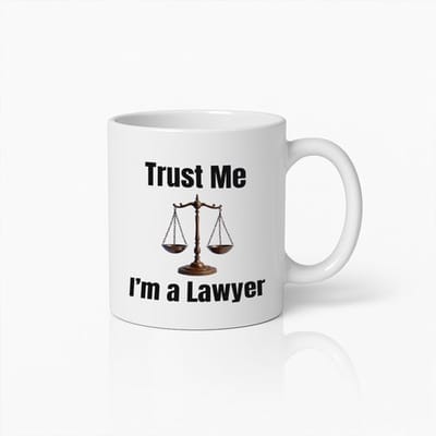 Grappige “Trust Me I’m a Lawyer” Witte Mok 330 ml – Juridische Humor Koffiemok – Perfect Cadeau voor Advocaten, Juristen & Rechtenstudenten
