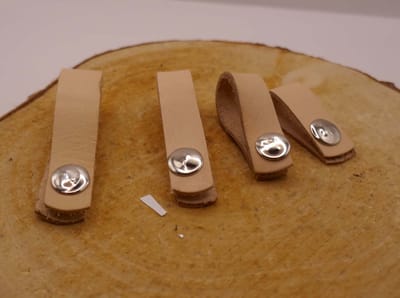 4 leren kabelbinders in de kleur naturel - kabelbinders in 4 verschillende lengtes - stevige snoerenbinders - duurzame leren kabelklemmen - sterke kabelclips met drukkers - lederen kabelbinders