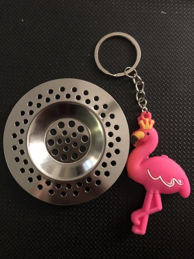 gootsteen zeefjes 2 stuks met gratis smiley sleutelhanger