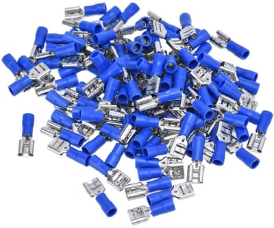 100 stuks Vrouwelijke Spade Connector met Isolerende Shell voor Kabels van 1.5-2.5mm² - Blauw. Hoogwaardige Geleidbaarheid, Eenvoudig te Gebruiken.