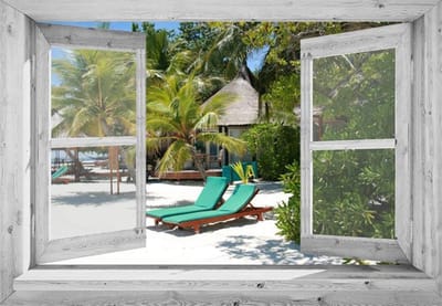 Tuindoek doorkijk - 130x95 cm - openslaand wit venster Tropisch strand met ligstoelen - tuinposter - tuin decoratie - tuinposters buiten - tuinschilderij - schuttingdoek