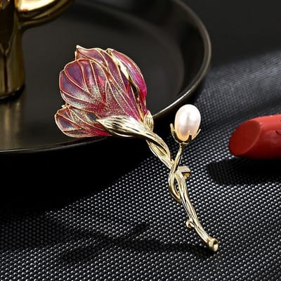 Dames Licht Luxe Design Elegante Emaille Imitatie Parel Magnolia Broche Modieuze Veelzijdige Niche Design Broche brown