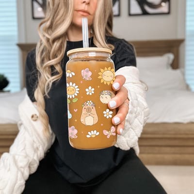 Creasowl® Libbey Glazen Drinkbeker 500ml met Deksel en Glazen Rietje – Koffiebeker - Koffie beker - Theemok - Capybara Drinkbeker voor Smoothies, Frisdranken, Koude Dranken en Ijskoffie Beker – Herbruikbare Koffiebeker – Glazen Tumbler