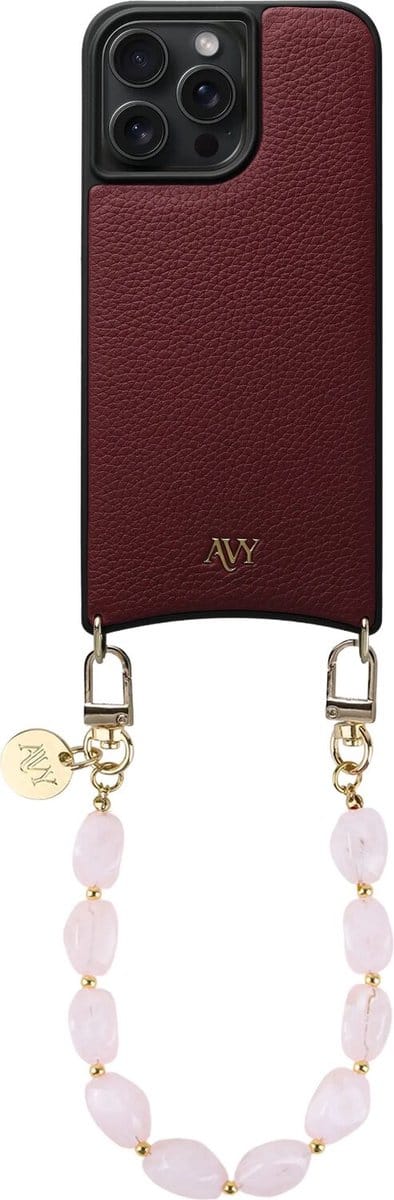 AVY Leren Hoesje Geschikt voor Apple iPhone 15 Pro Max | Compatibel met MagSafe | Leather Case met Telefoonkoord | Polsbandje | Burgundy | Rocher Pink