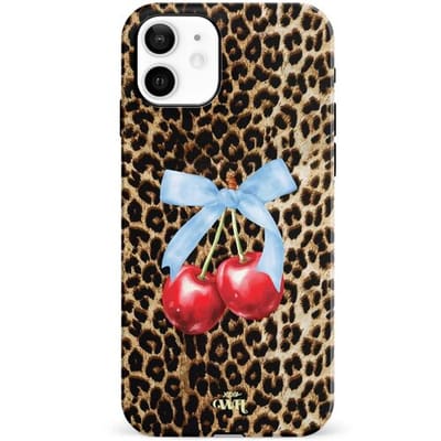 xoxo Wildhearts Berry Wild - Double Layer - Hard case geschikt voor iPhone 12 hoesje - Dubbele beschermlaag - Beschermhoes shockproof case - Tijgerprint / Luipaardprint - Kers print - Dierenprint hoesje - Kersen Panterprint