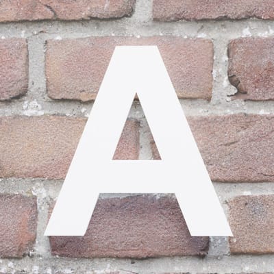 Huisnummer Arial A wit - Maat: Klein (10 cm) - blinde bevestiging - Huisnummerbord