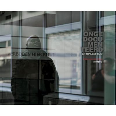 Ongedocumenteerd En Op Leeftijd