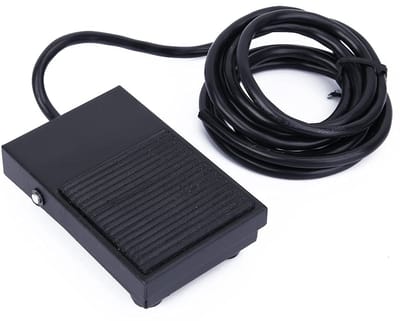 Voetpedaal 220V TFS-1 met 2 meter kabel voor gebruik met strijkijzer en andere apparaten