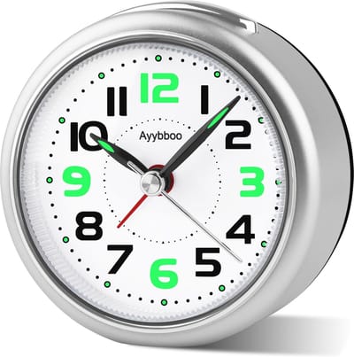 Stille Analoge Wekker met Nachtlampje en Snoozefunctie voor Slaapkamer en Reizen