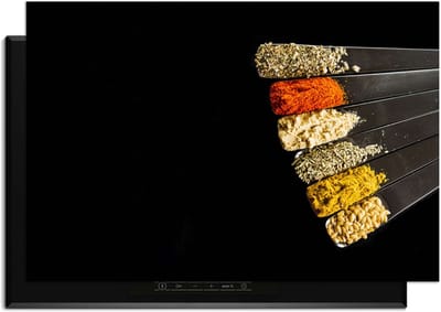 KitchenArt - Spice Fan - Inductie Beschermer - 90x50 cm - Kookplaat Beschermer - Luxe Afdekplaat Inductieplaat - Anti-slip & Oprolbaar - Beschermmat Inductiekookplaat