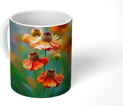 Mok - Koffiemok - Oranje bloemen - Levendig - Wazige achtergrond - Mokken - 350 ML - Beker - Koffiemokken - Theemok
