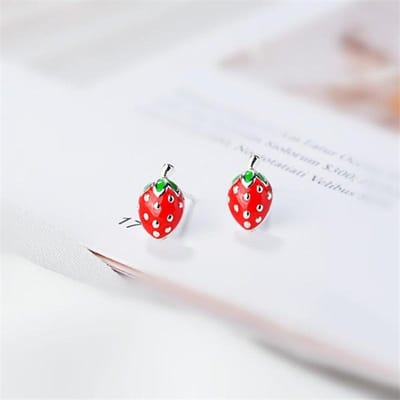 Boucles d'oreilles à tige en argent sterling 925, bijoux créatifs, exquises et mignonnes, en forme de fraise, en époxy, populaires, cadeau pour femmes, E043 white