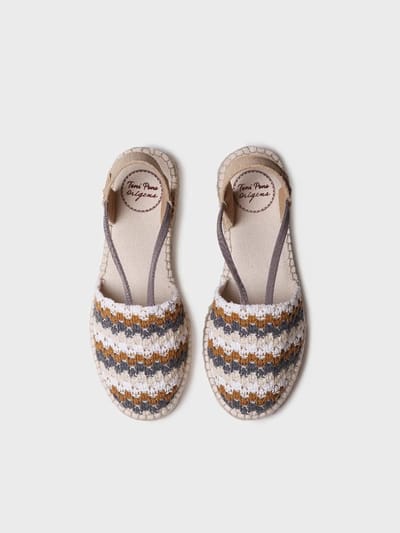 Platte espadrilles voor dames van veelkleurig haakwerk | EMILIA