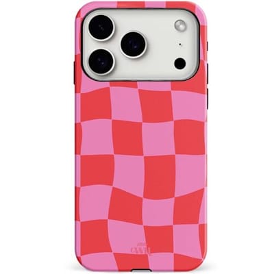 xoxo Wildhearts Drunk In Love - Double Layer - Hoesje geschikt voor iPhone 17 Pro hoesje - Blokjes print roze - Hardcase - Shockproof case - Dubbele beschermlaag - Beschermhoes met golvende print - Roze / Rood