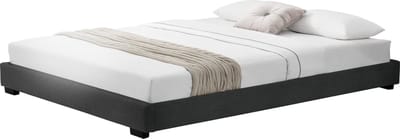 Houten bed Zoe - Laag - Imitatieleer - Met bedbodem - 140x200 cm - Zwart - Klassiek design