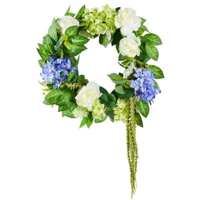 VEVOR Kunstmatige decoratieve krans, 58,42 cm, blauw-wit-groen, versierd met hortensia's, rozen, bessen, wijnranken, deurkrans het hele jaar door, voor binnen en buiten, als decoratie voor huismuren, ramen en festivals