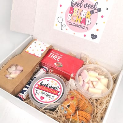 Beterschap Cadeau Pakket - Man & Vrouw - "Heel veel beterschap toegewenst" pakket met o.a. Vruchtenhartjes, Thee, King Pepermunt, Dropmix en Chocolade