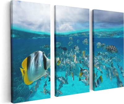 Artaza Canvas Schilderij Drieluik Zwerm Gele Vissen in het Water - 120x80 - Foto Op Canvas - Canvas Print