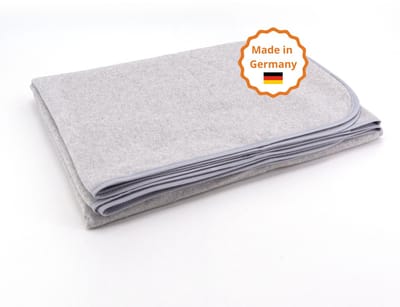 sleepling 150 x 200 cm premium plaid | knuffel- en sofadeken | van katoenmix | Made in Germany | wasbaar op 30 graden | lichtgrijs