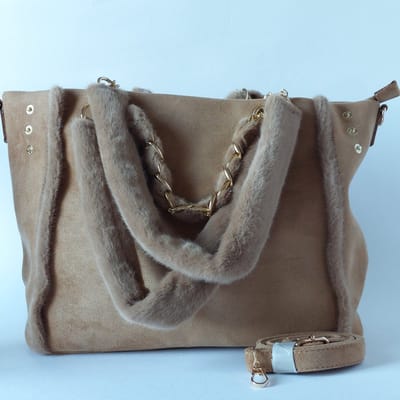 Khaki hand- en schoudertas – Suède look – Ruim – Teddy stof – Messing details