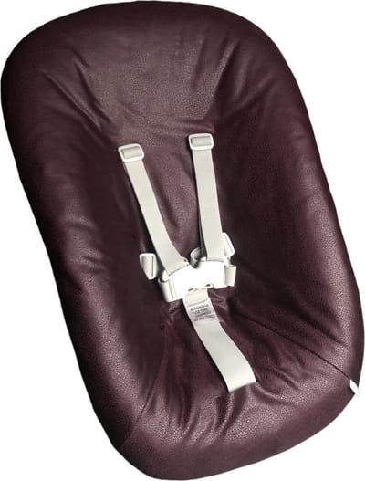 #68 Newborn hoes, Aubergine suede look, Stokke Tripp Trapp. Ook geschikt voor Kidsmill Up.