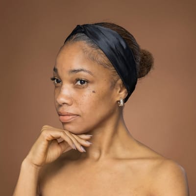 Zwarte Satijnen Haarband met Twist - Hoofdband voor Volwassenen - Normaal - AfricanFabs®