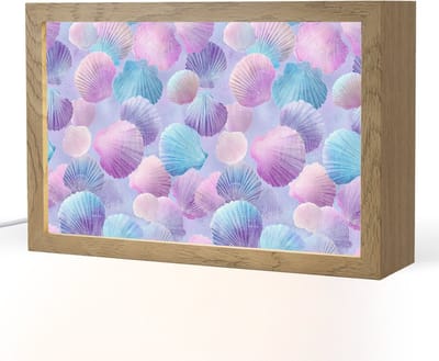 Nachtlampje 30x20 cm - Kinder lampje - Schelpen - Paars - Blauw - Patroon - Tafellamp kinderkamer - Slaapkamer lamp - Bedlamp kinderen - Kinderlampje stopcontact - Wandlamp babykamer - Nachtlampjes