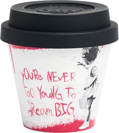 Quy Cup - 90 ml Ecologische Espresso Reisbeker - De originele Banksy's Graffiti "Dream big" met zwart siliconen deksel 7x7x7cm